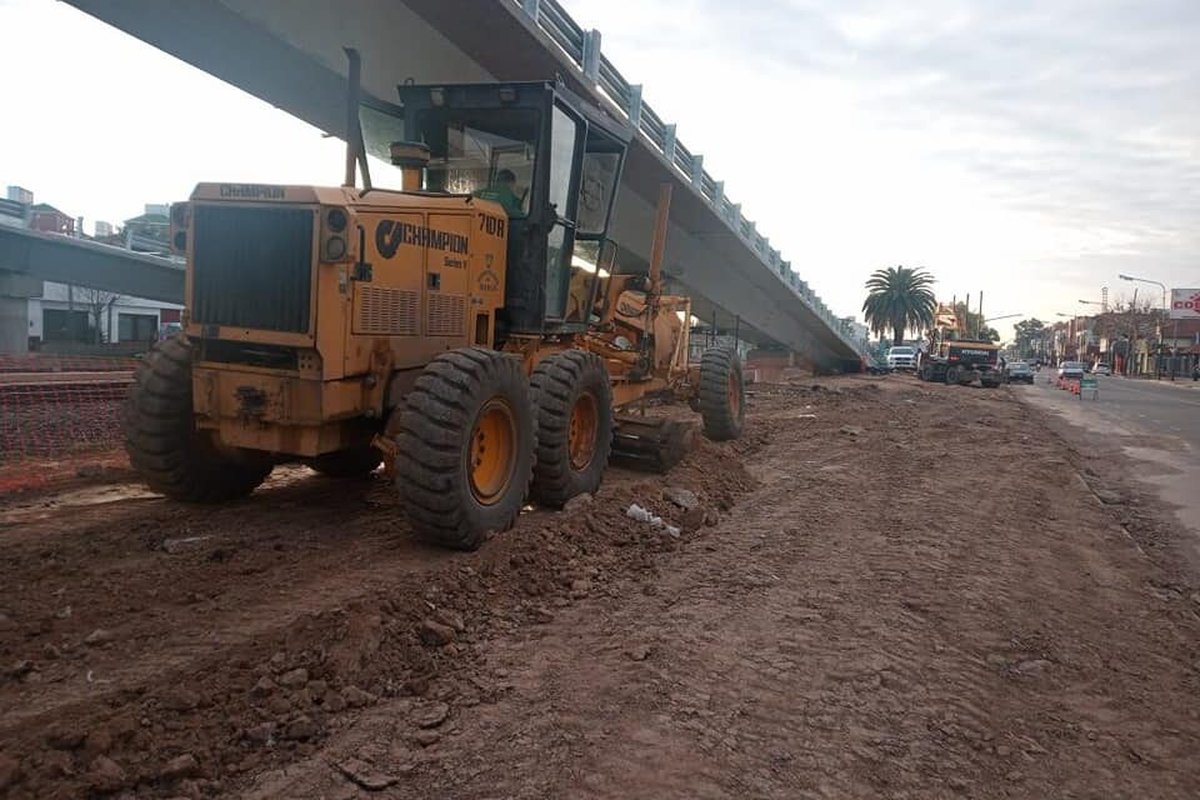 El Puente Modular en San Antonio de Padua, sobre las v&iacute;as del Tren Sarmiento, en plena obra.