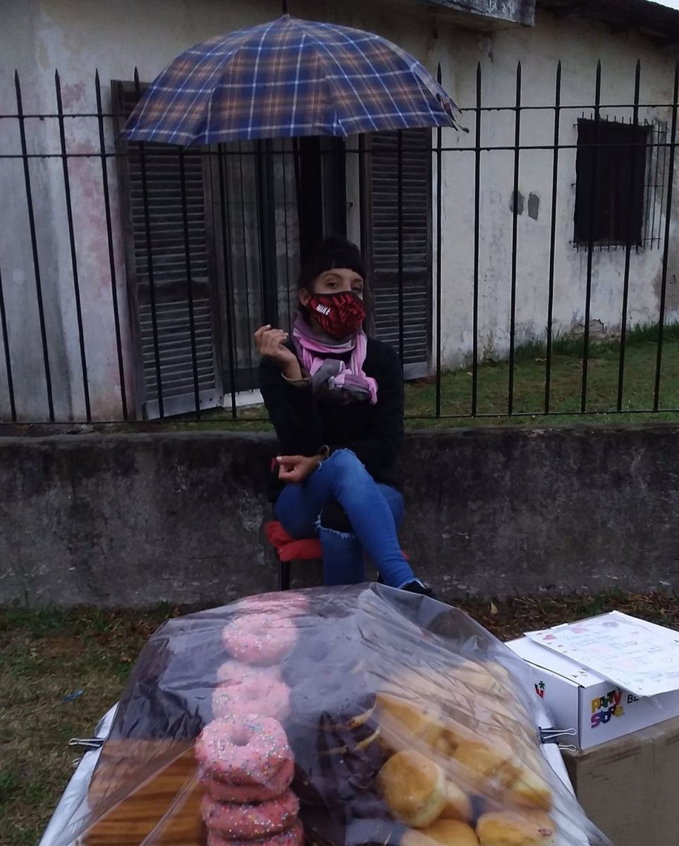 Nicole en su puesto de Ituzaing&oacute;