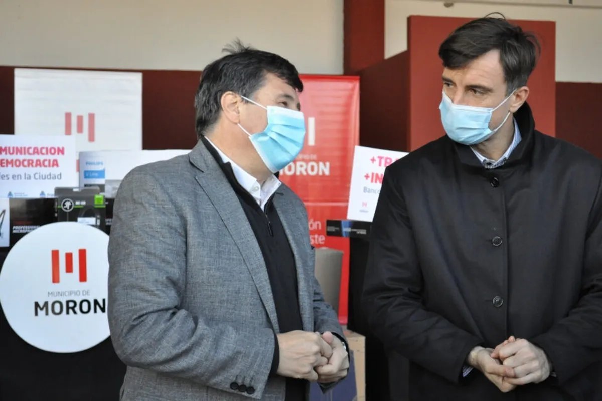 Daniel Arroyo y Lucas Ghi durante la visita al predio de Haedo