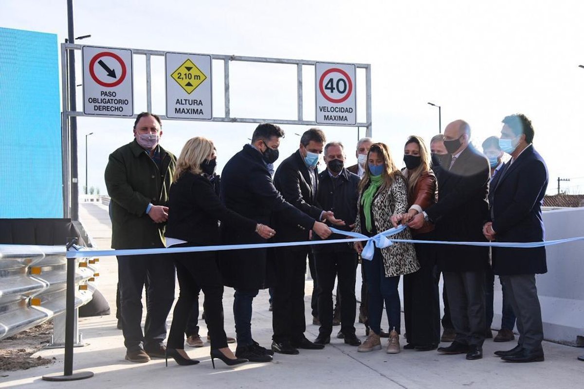 Funcionarios municipales y de Naci&oacute;n participaron de la inauguraci&oacute;n del nuevo puente sobre las v&iacute;as del Sarmiento en San Antonio de Padua