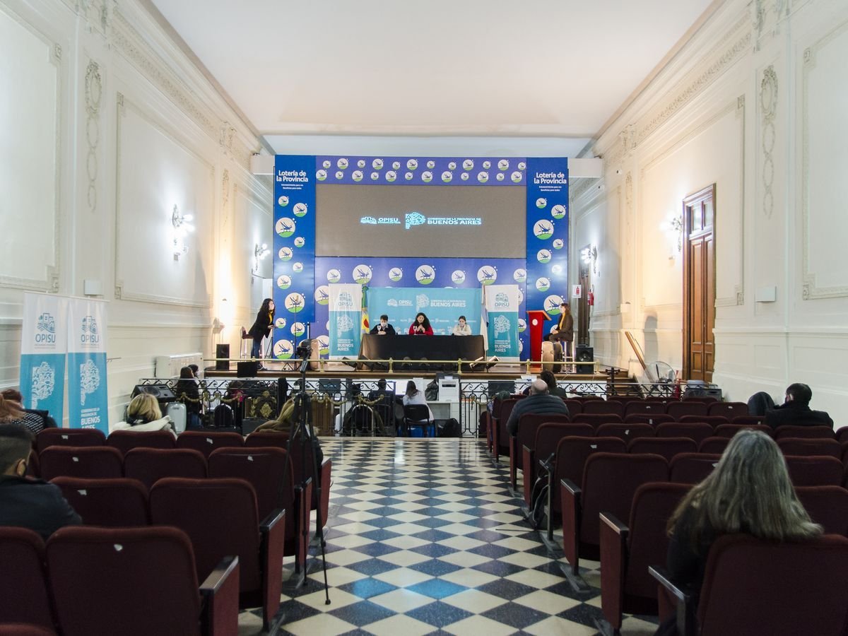 Tras un convenio con el Gobierno de la Provincia, anunciaron la contrataci&oacute;n de Servicios de Limpieza y Mantenimiento de Espacios P&uacute;blicos para los distritos de Quilmes y Mor&oacute;n.