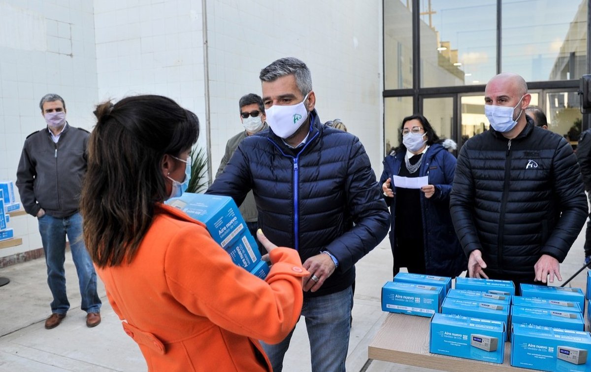 Los dispositivos de la UNAHUR est&aacute;n siendo entregados a las escuelas de Hurlingham