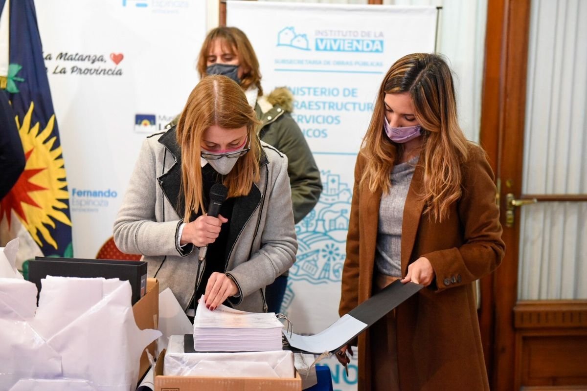 Se realiz&oacute; el acto de apertura de sobres de la licitaci&oacute;n para avanzar en la ejecuci&oacute;n de 332 viviendas, equipamiento e infraestructura en Ciudad Evita, La Matanza.