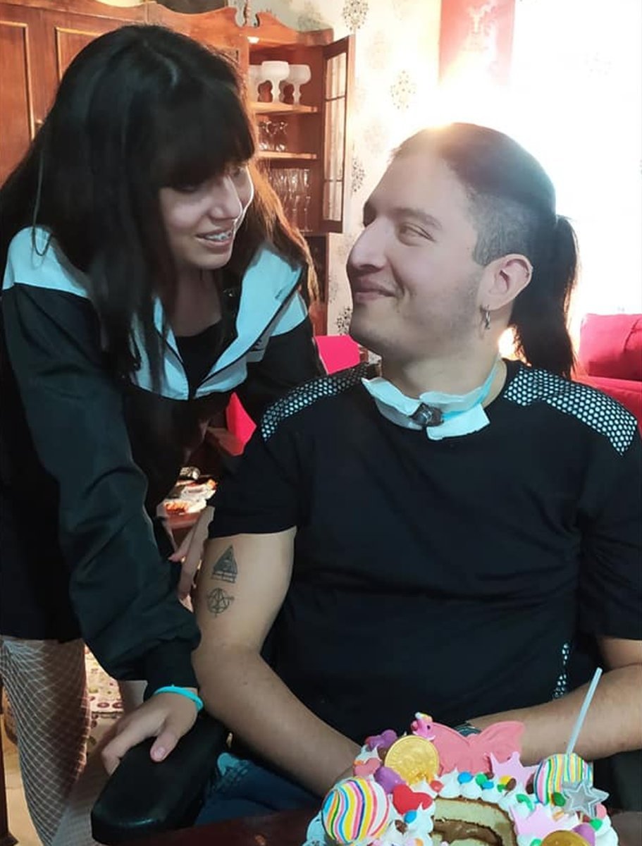 Wolfie celebrando su cumplea&ntilde;os luego del terrible hecho de inseguridad que cambi&oacute; su vida.