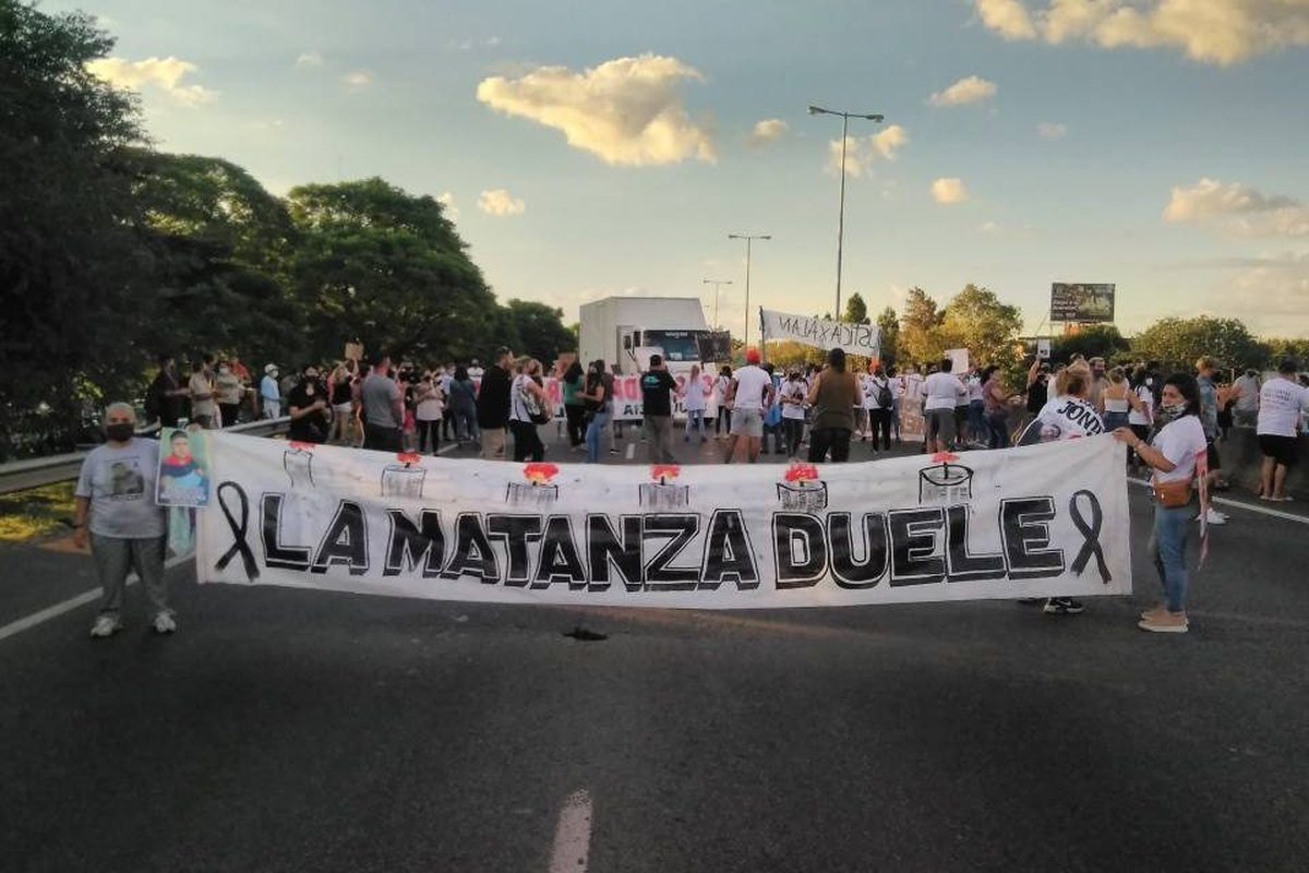 Otra marcha multidinaria de los vecinos de La Matanza por seguridad y justicia.