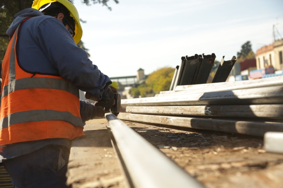 M&aacute;s fotos de la colocaci&oacute;n de andenes provisorios en la Estaci&oacute;n de Ituzaing&oacute;.
