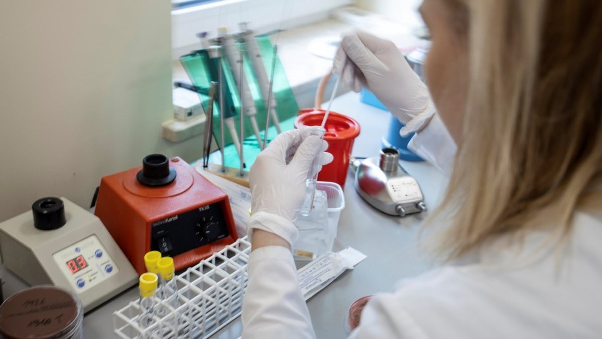 El Ministerio de Salud confirm&oacute; que proven&iacute;an de Espa&ntilde;a y Estados Unidos. Identificaron un total de siete casos de variante Delta en viajeros.