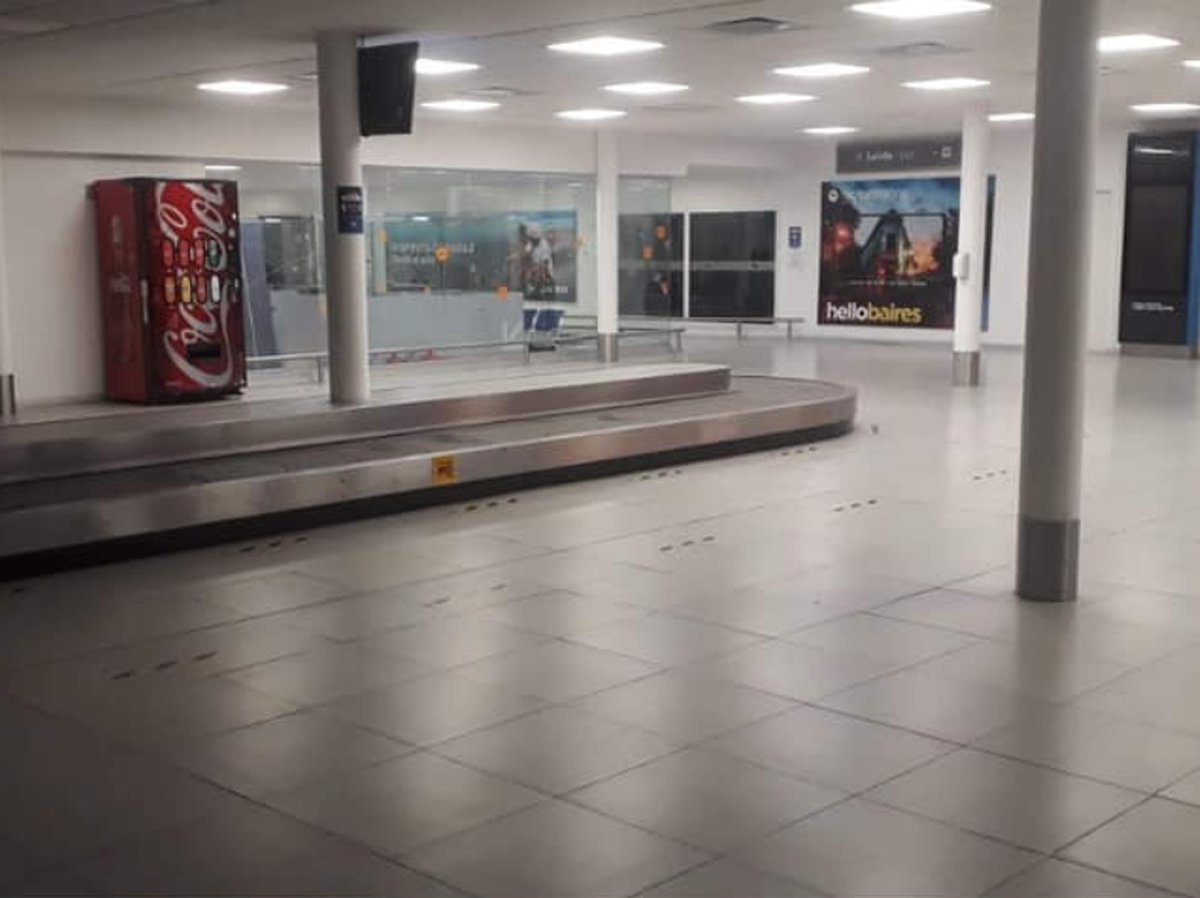 El interior del Aeropuerto El Palomar, desolado: vac&iacute;o y cerrado, el predio volvi&oacute; a funcionar como base a&eacute;rea.&nbsp;