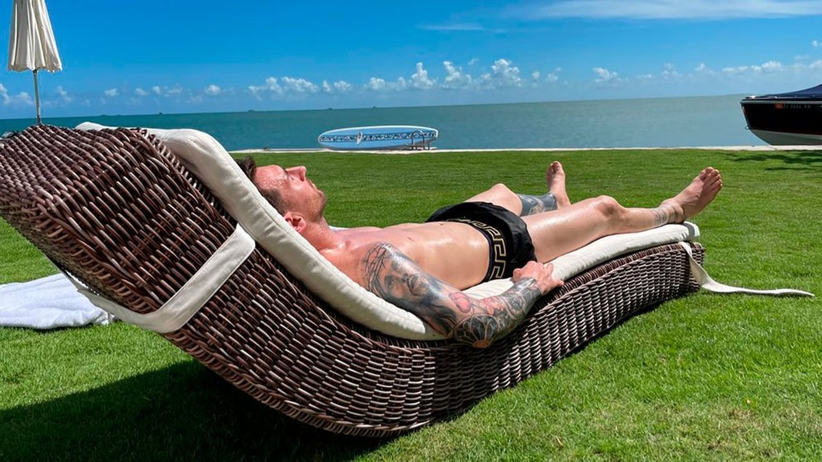 Tras ganar la Copa Am&eacute;rica, Lionel Messi disfruta de sus vacaciones de relax y pleno sol frente al mar de Miami, junto a su familia.