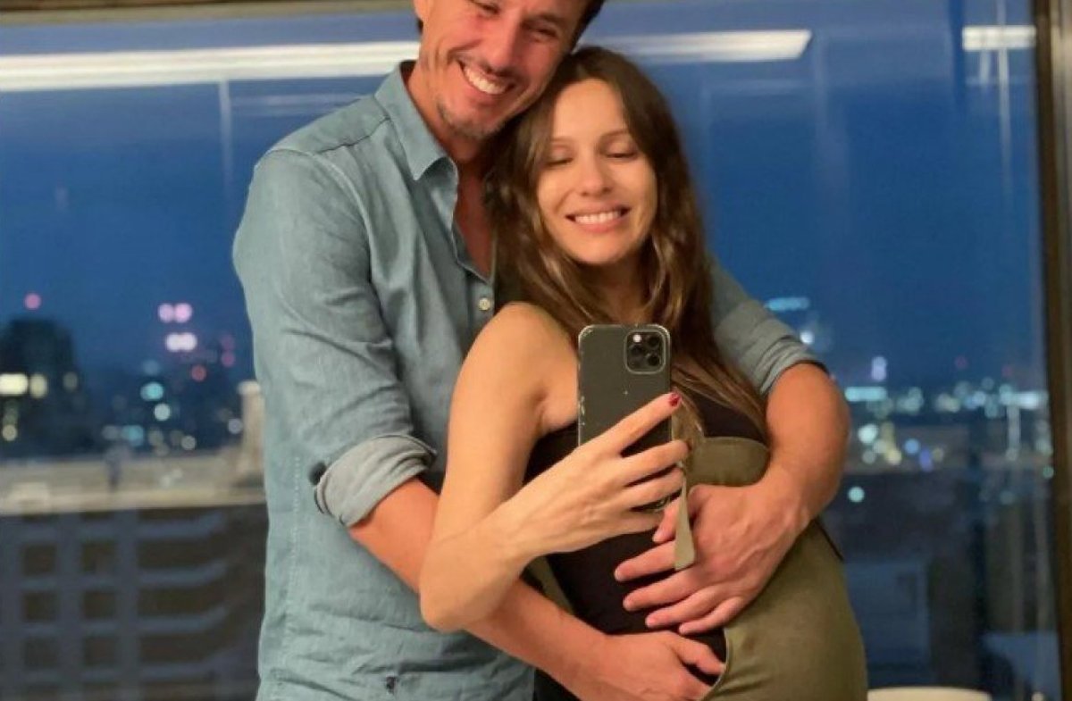 La peque&ntilde;a Ana es la quinta hija de Pampita, que fue madre de Blanca (fallecida en 2012), Bautista, Beltr&aacute;n y Benicio, de su relaci&oacute;n anterior con Benjam&iacute;n Vicu&ntilde;a.