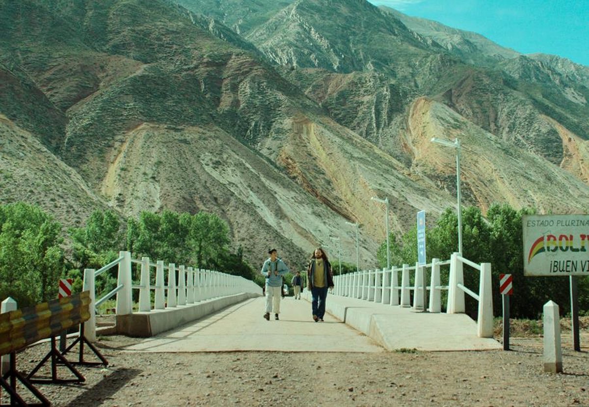 Dos de los actores de El Reino filmando en una de las locaciones ubicada en Jujuy