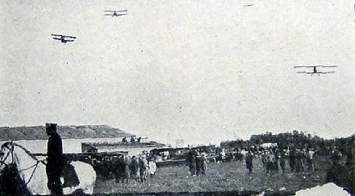 El Aer&oacute;dromo de Castelar en pleno apogeo. Foto: Instituto y Archivo Hist&oacute;rico Municipal de Mor&oacute;n.