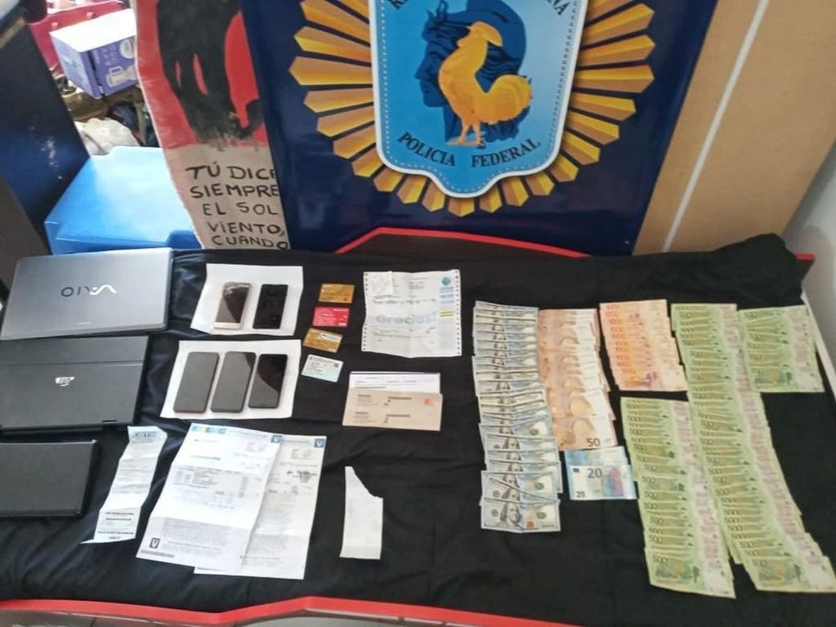 Parte de lo sustra&iacute;do por la Polic&iacute;a Federal en los allanamientos