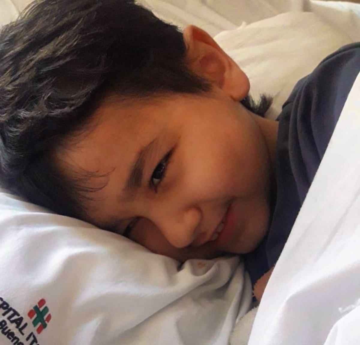 Agustin Vidal es un ni&ntilde;o de San Justo que tiene ocho a&ntilde;os y fue diagnosticado con un tumor cerebral. La familia organiza una campa&ntilde;a solidaria para salvar su vida.