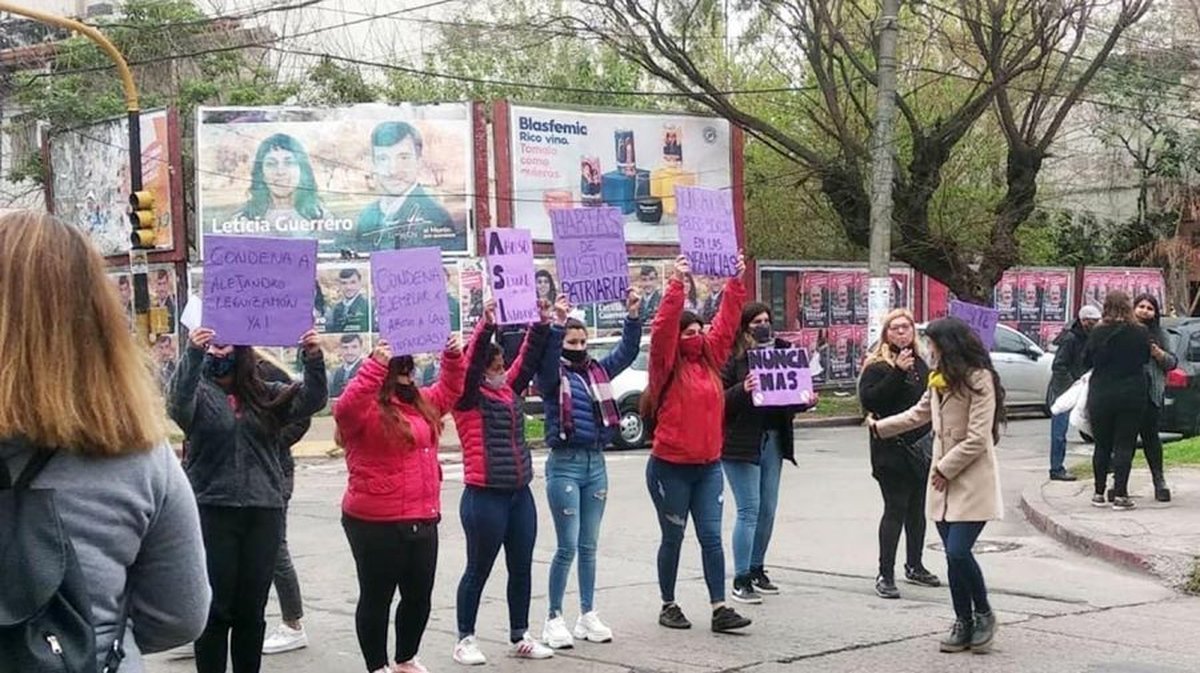 La fiscal&iacute;a pidi&oacute; 50 a&ntilde;os de c&aacute;rcel para el imputado en Castelar, y resta que resuelva el Tribunal Oral Criminal N&ordm; 1 de Mor&oacute;n.