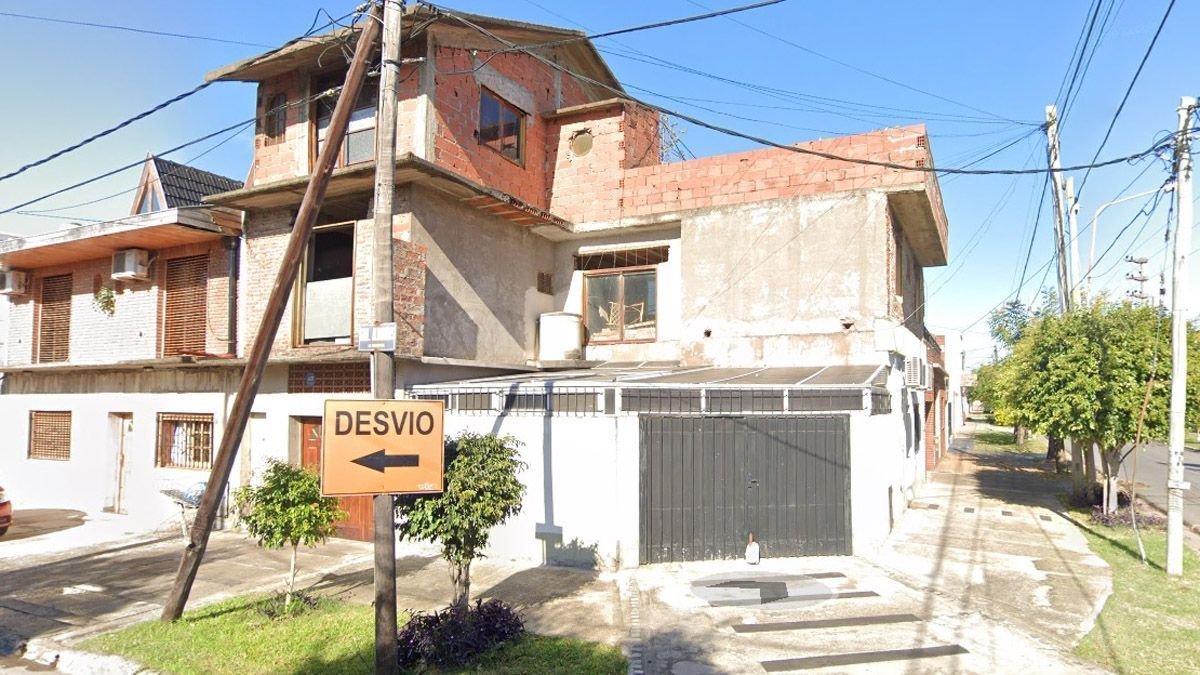 La casa en Ramos Mej&iacute;a donde encontraron a la v&iacute;ctima junto a su pareja.