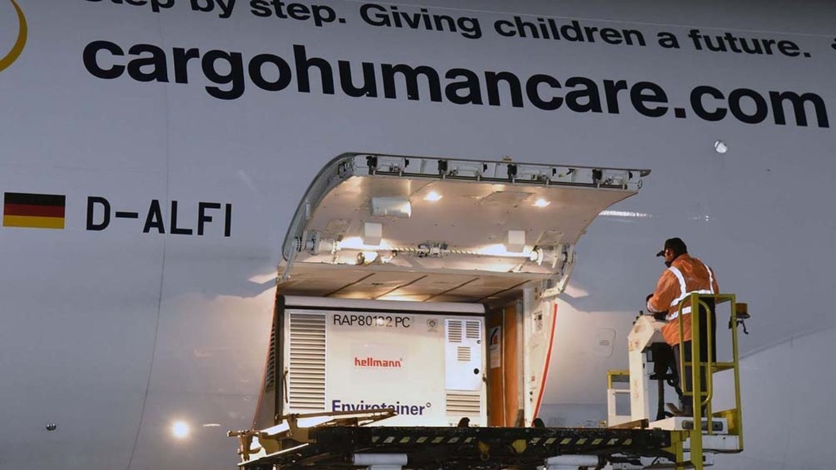 junto a los dos vuelos de hoy, completar&aacute;n m&aacute;s de 3 millones de vacunas chinas arribadas en los &uacute;ltimos dos d&iacute;as al pa&iacute;s.