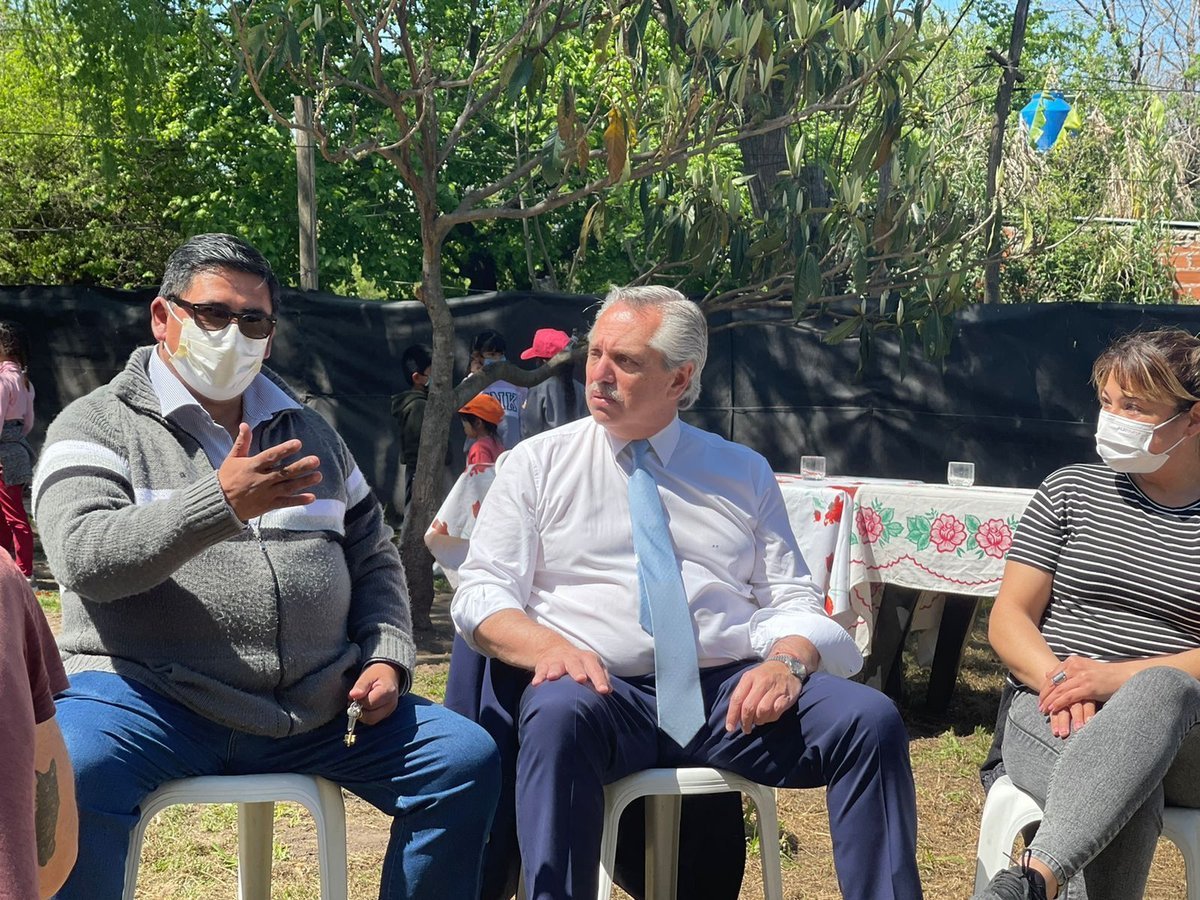 El presidente convers&oacute; con agrupaciones vecinales de Merlo