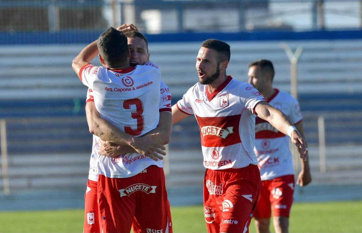 Deportivo Mor&oacute;n pelea arriba pero un par de fallos arbitrales lo perjudicaron