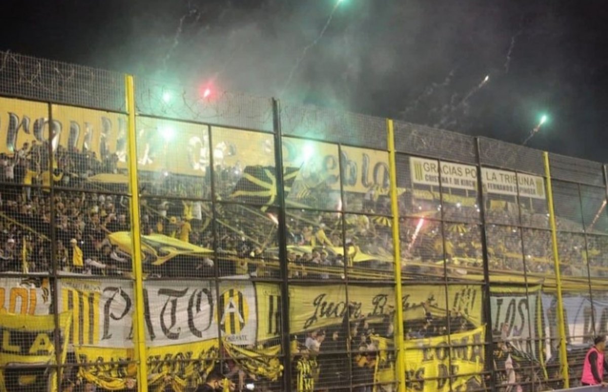 Volvi&oacute; el f&uacute;tbol con p&uacute;blico y en Isidro Casanova la gente acompa&ntilde;&oacute; a Almirante Brown