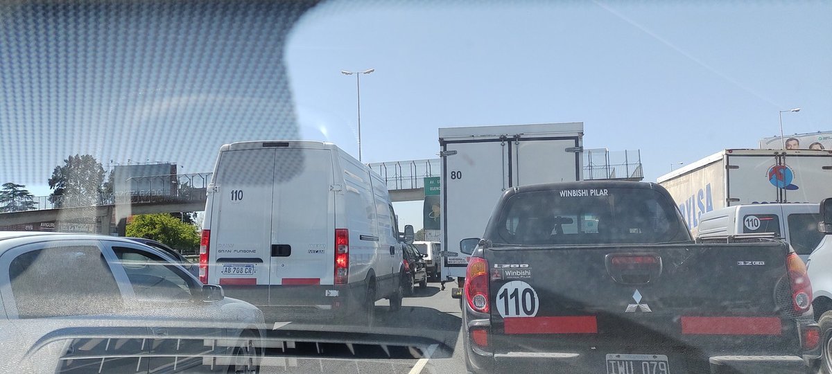 Corte total en el Acceso Oeste por manifestantes