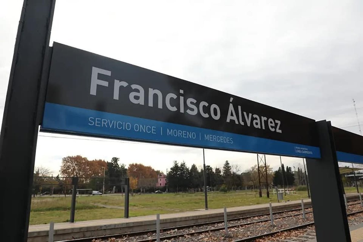 Estaci&oacute;n Francisco &Aacute;lvarez del Tren Sarmiento.