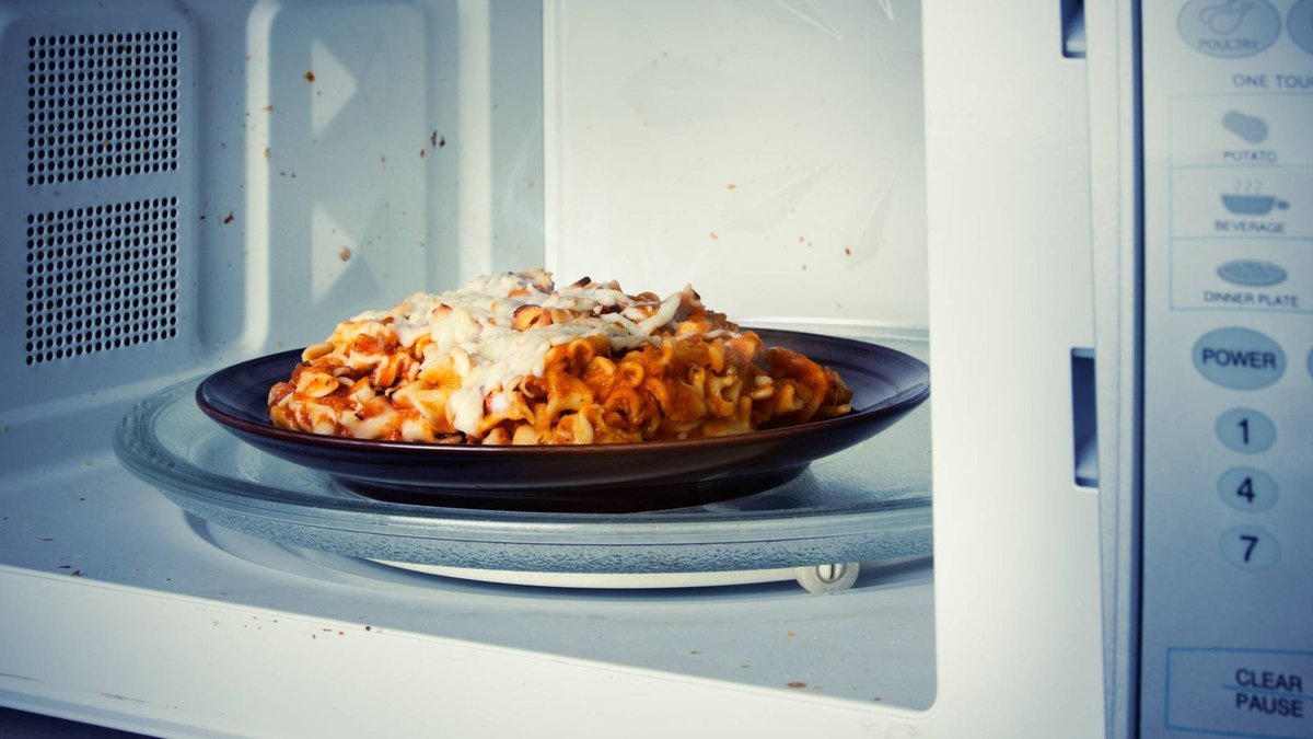 Muchas veces sucede que los alimentos no se cocina bien en los microondas
