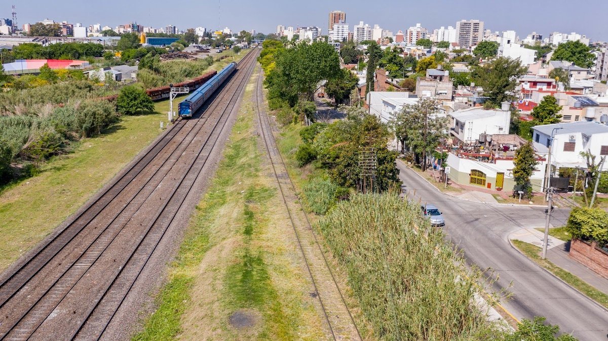 Conectar&aacute;n las estaciones Caseros de la l&iacute;nea San Mart&iacute;n y Haedo del Tren Sarmiento.
