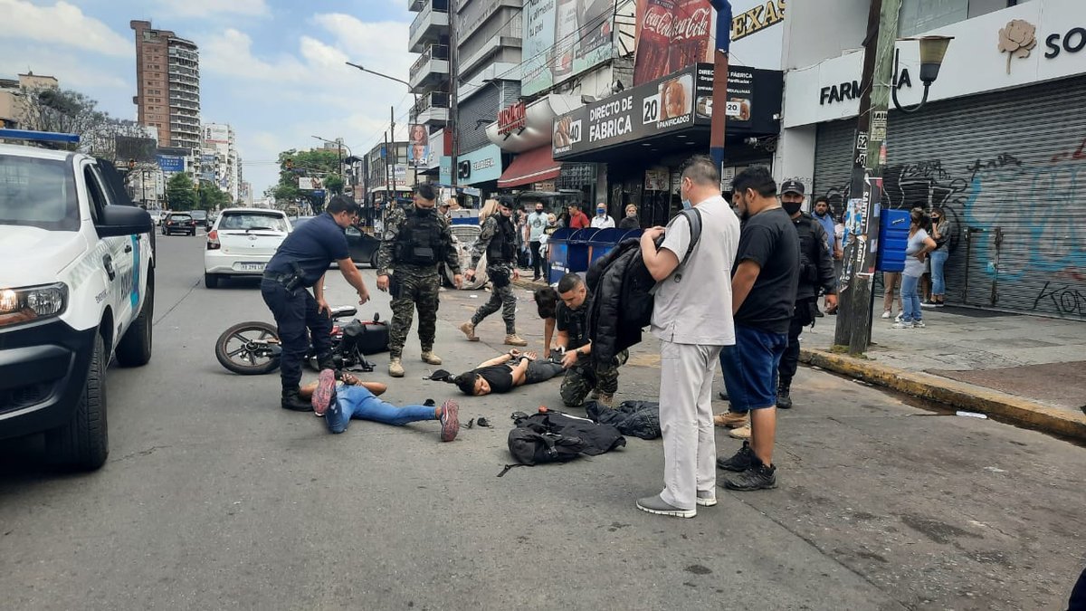 La Polic&iacute;a detuvo a los dos delincuentes a las pocas cuadras de d&oacute;nde sucedi&oacute; el crimen en Ramos Mej&iacute;a
