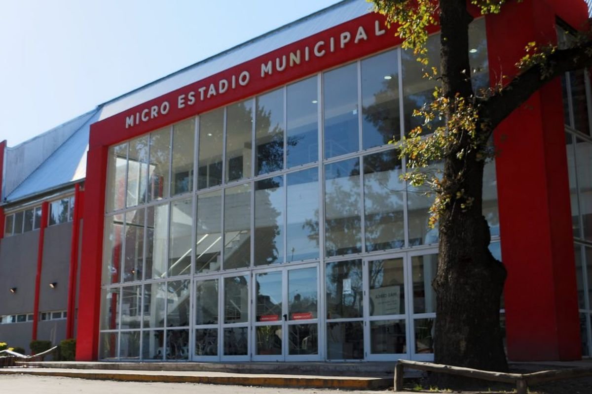 Mor&oacute;n ofrece temporada de verano para adultos mayores en el Gorki Grana