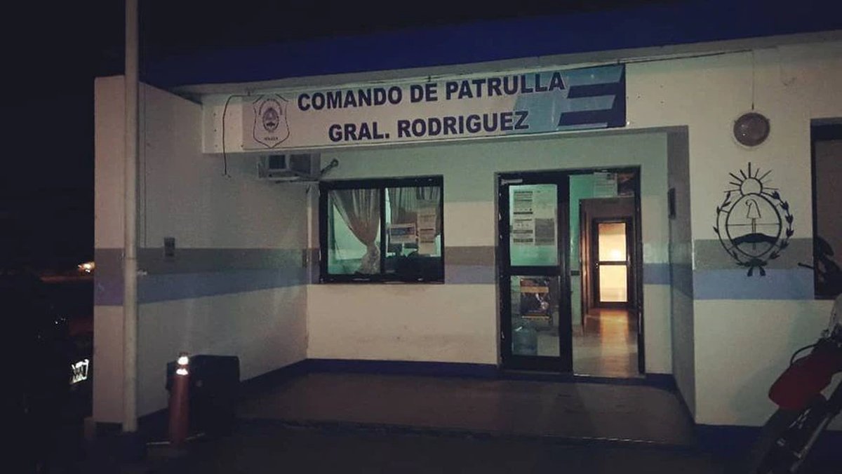 Polic&iacute;a baleada en General Rodr&iacute;guez.