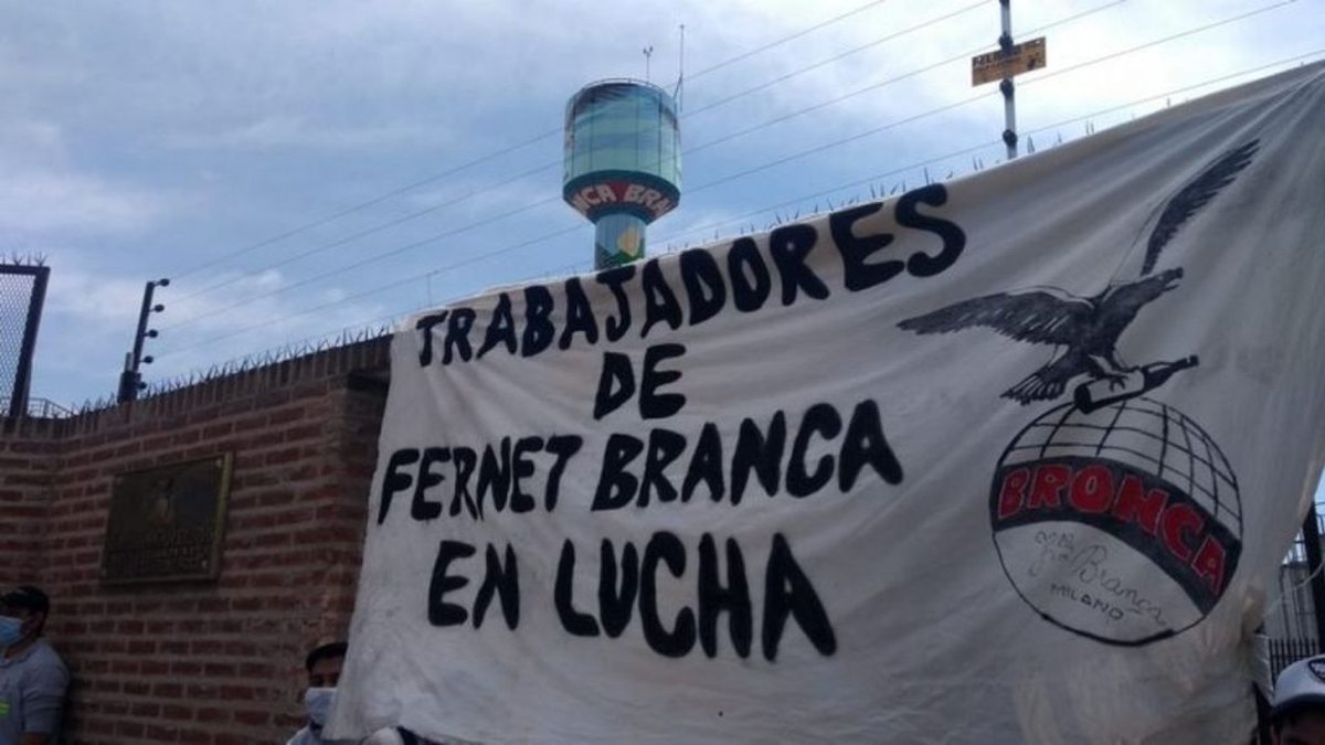 Paro de trabajadores de Fernet Branca en una plata del Conurbano y posibilidad de faltante de stock para la Navidad