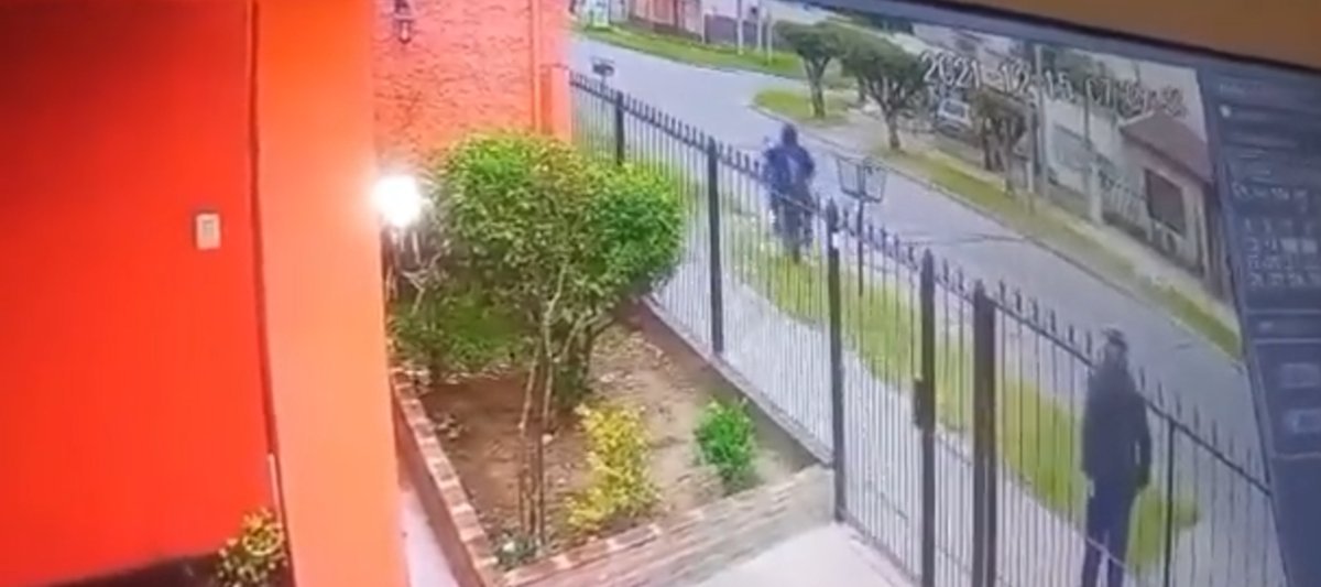 Al chico de Merlo le robaron en la puerta de su casa