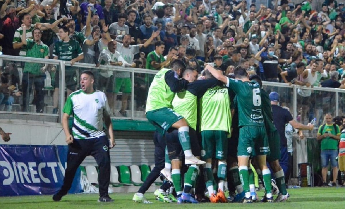 Ituzaing&oacute; hizo historia y ascendi&oacute; a la Primera B Nacional.