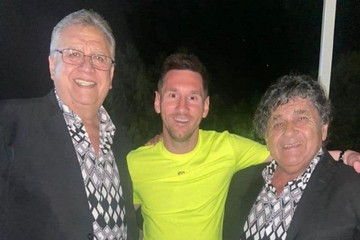 Lionel Messi estuvo junto a Los Palmeras en Rosario