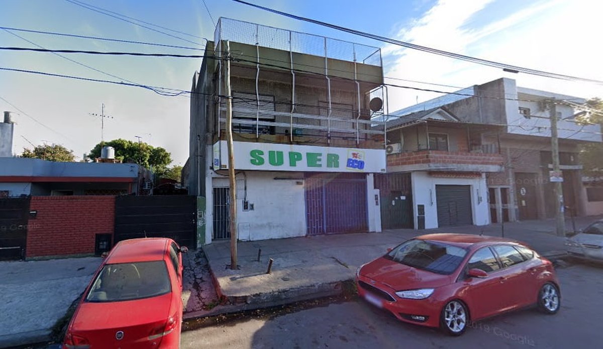 El supermercado chino que intentaron asaltar los delincuentes en Pablo Podest&aacute;.