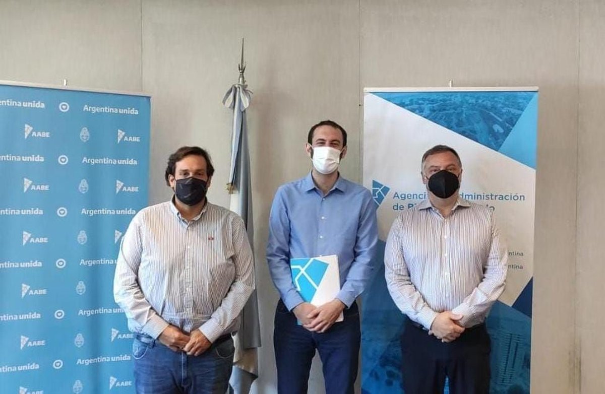 La firma del convenio en Hurlingham