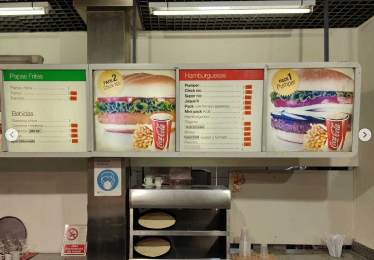 El cartel antiguo pero con precios actualizados