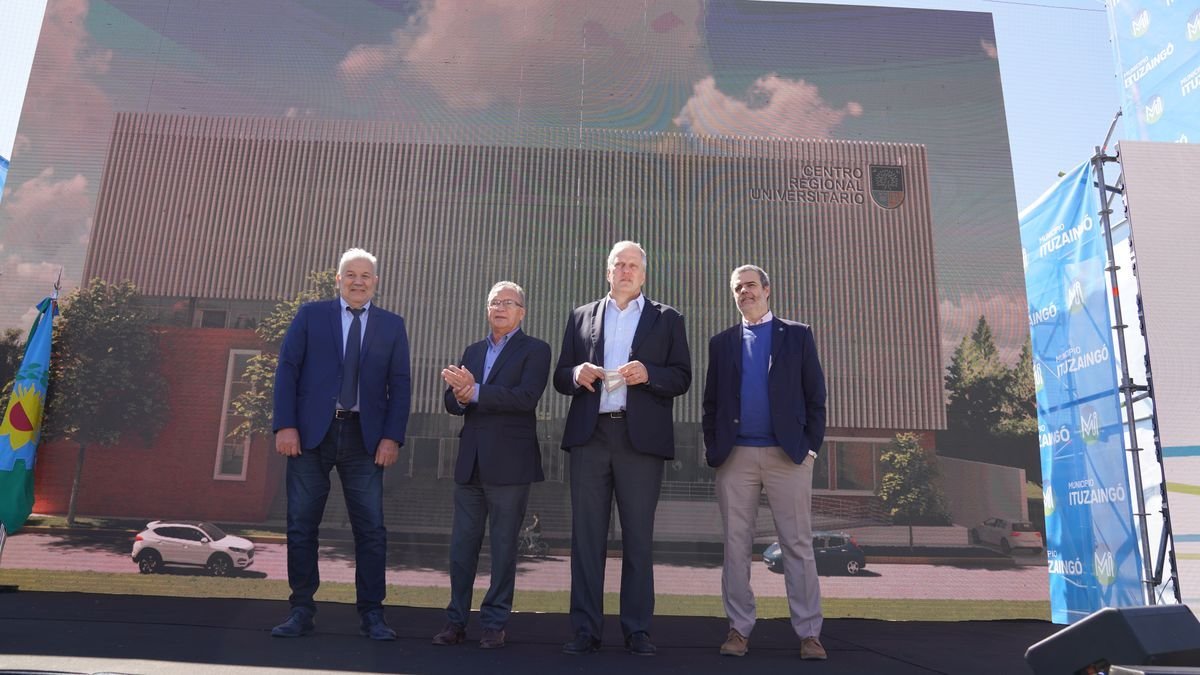 Descalzo, junto a Perczyk, anunciaron la construcci&oacute;n del Centro Regional Universitario en Ituzaing&oacute;.