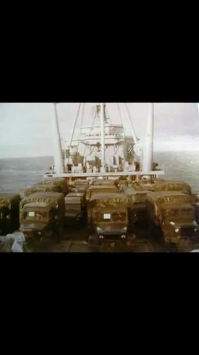 Navegando hacia las Islas Malvinas en Abril de 1982