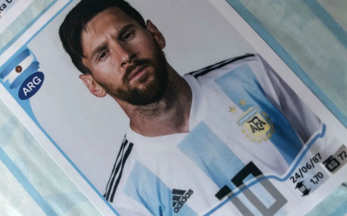 El &aacute;lbum del mundial pasi&oacute;n de grandes y chicos