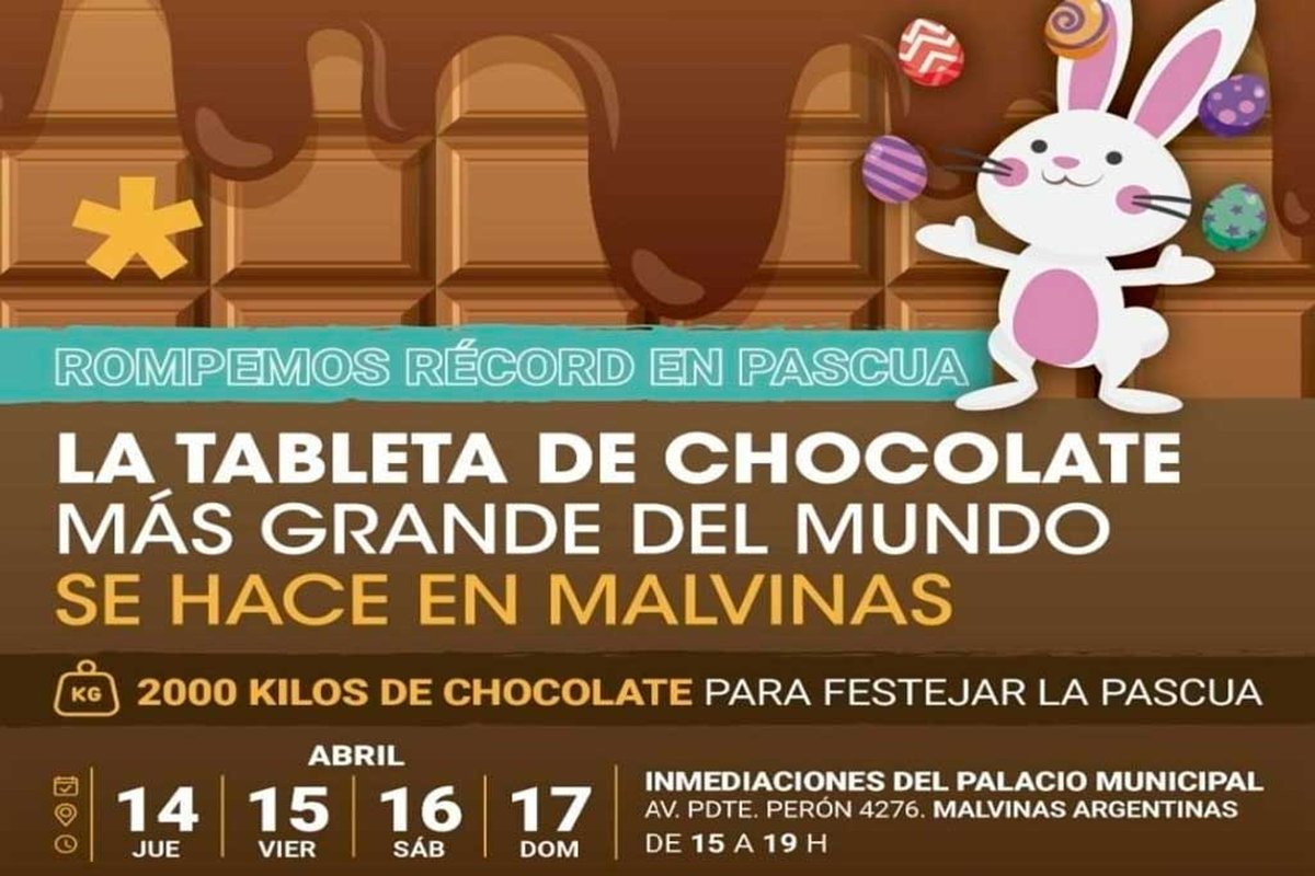 Artistas culinarios y pasteleros trabajan en la pieza de chocolate que se presentar&aacute; en Malvinas Argentinas por Pascua.