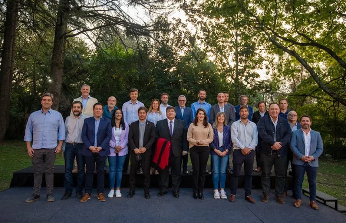 Provincia anunci&oacute; que ya se pavimentaron 4.000 de las 10.000 cuadras previstas para el 2022