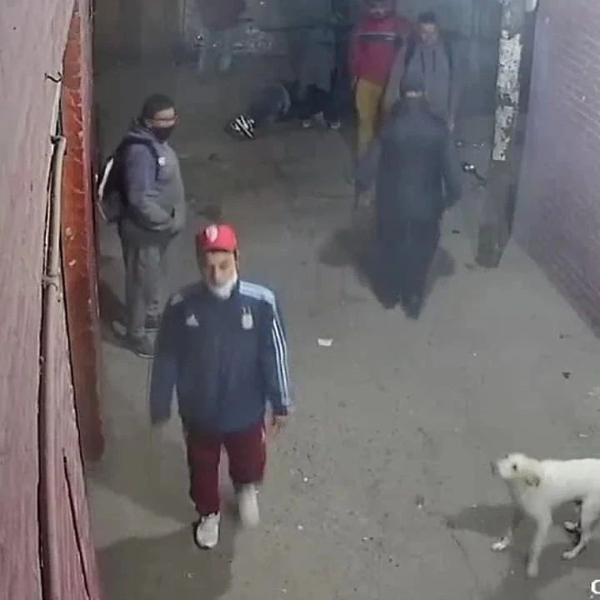 Laferrere: el agresor escapa mientras su v&iacute;ctima queda tendida en el suelo