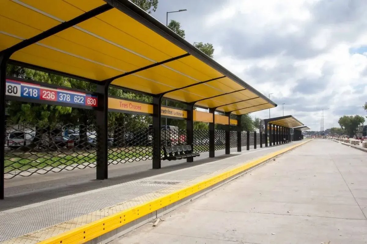 Tremendo robo a una mujer en el Metrob&uacute;s de San Justo, partido de La Matanza.