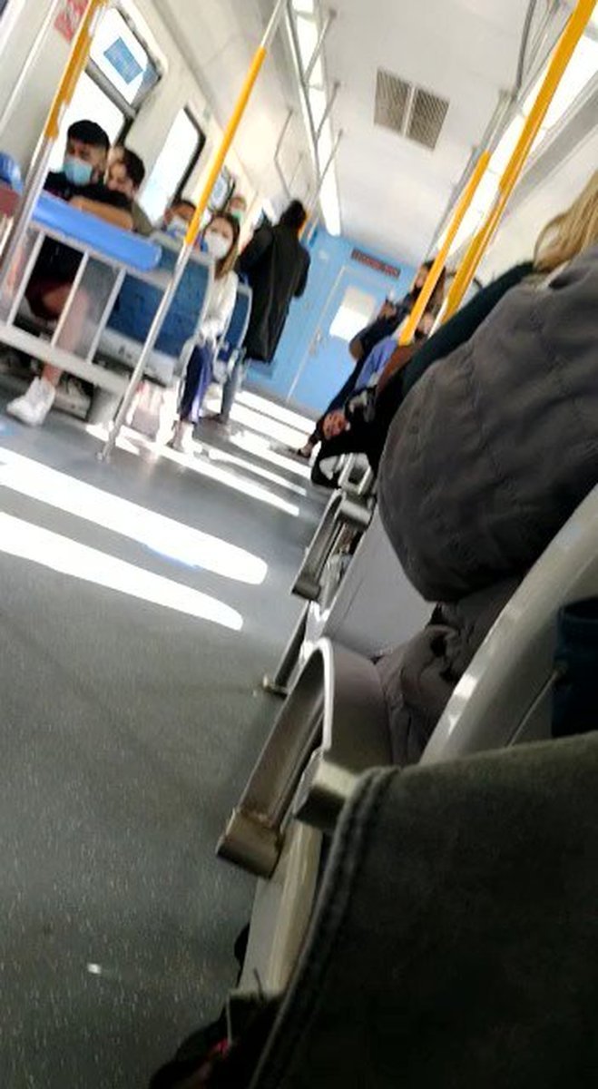 Un joven se qued&oacute; atorado en un asiento del tren Roca.