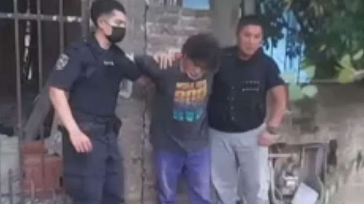 El hombre qued&oacute; detenido en Mor&oacute;n tras la difusi&oacute;n del video de las c&aacute;maras de seguridad del supermercado.