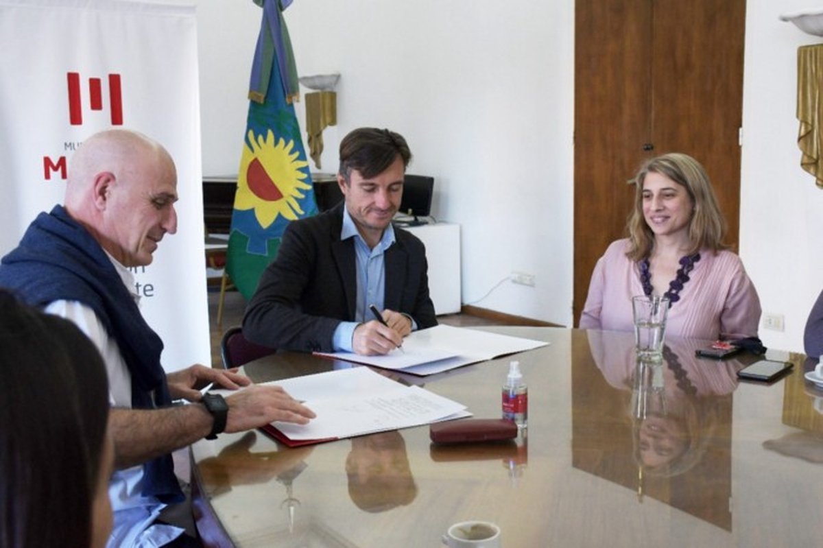 Mor&oacute;n inform&oacute; un aumento salarial para profesionales de la salud.