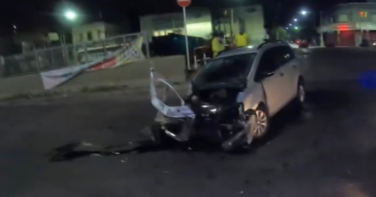 As&iacute; qued&oacute; el veh&iacute;culo en Ramos Mej&iacute;a tras impactar con el Tren Sarmiento.