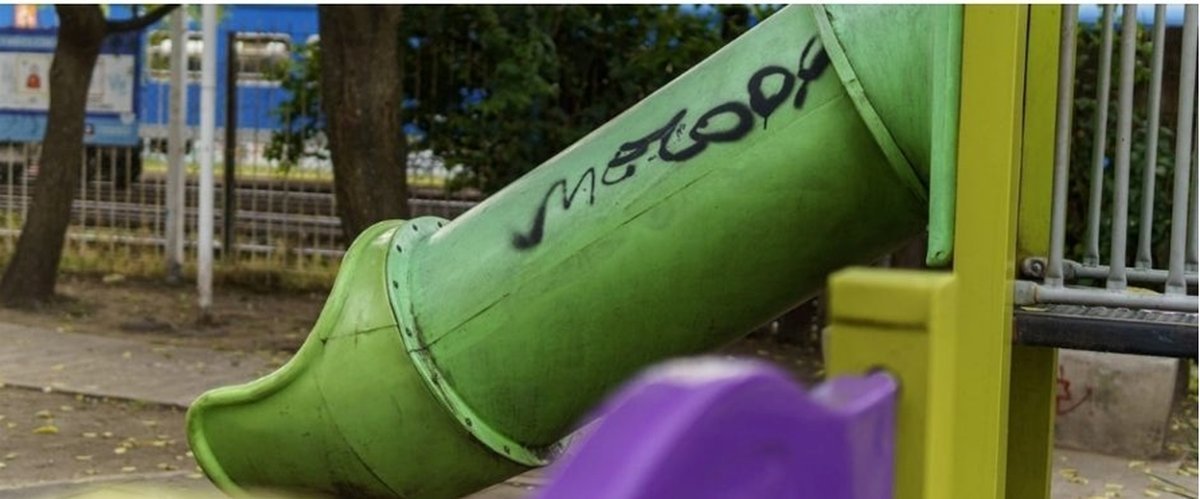 Vandalizaron los juegos de la Plaza Daniel Moreno, en Caseros.